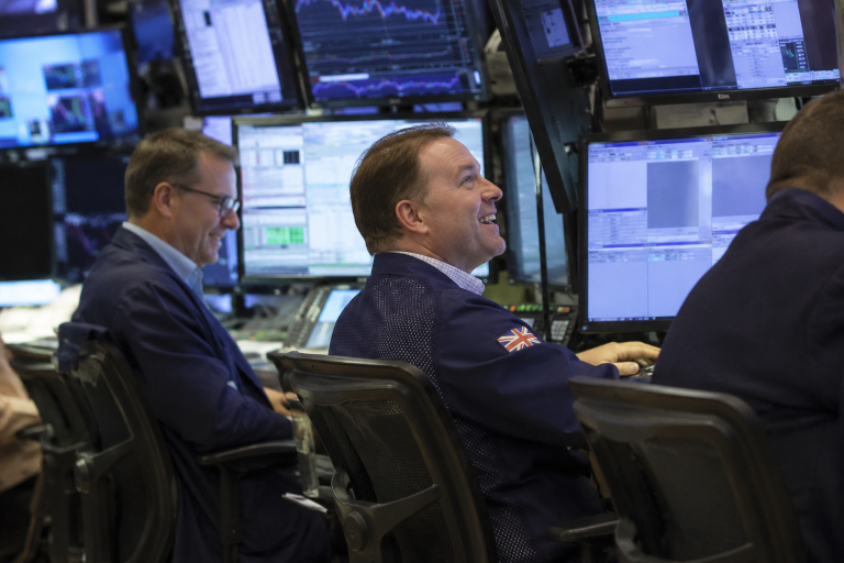 UK stocks gain as easing oil prices lift investor sentiment